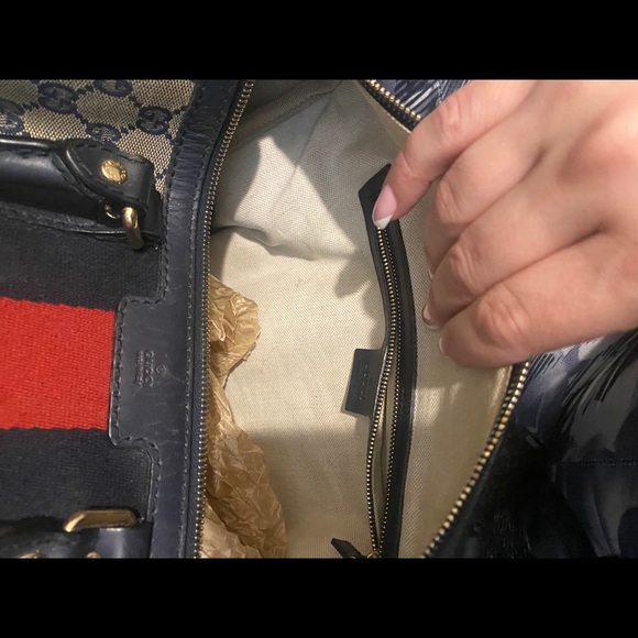 Authentic Gucci Bag . Clean - Picture 2 of 7